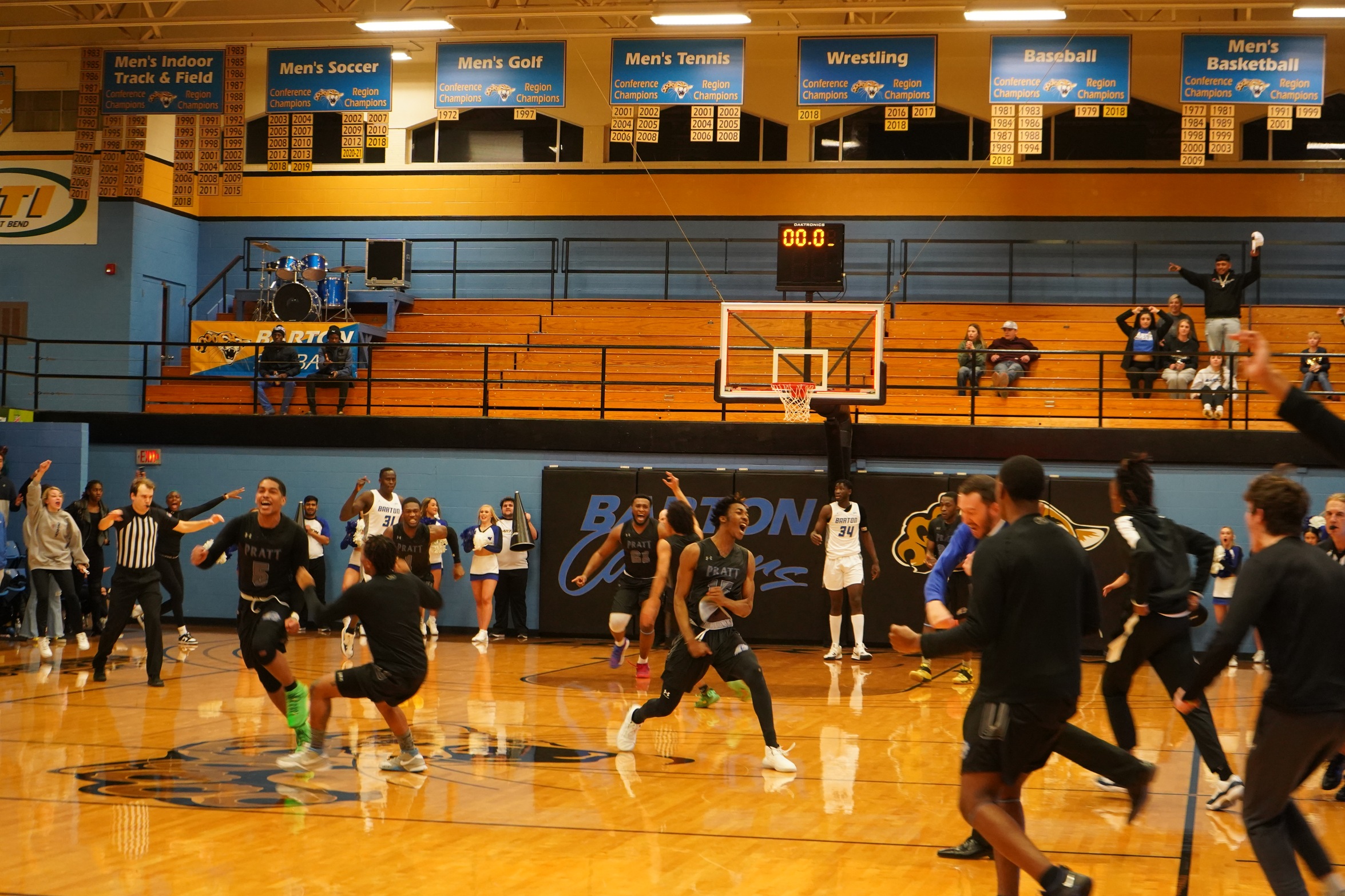 Beavers Advance to Second Round of NJCAA Region VI Tournament