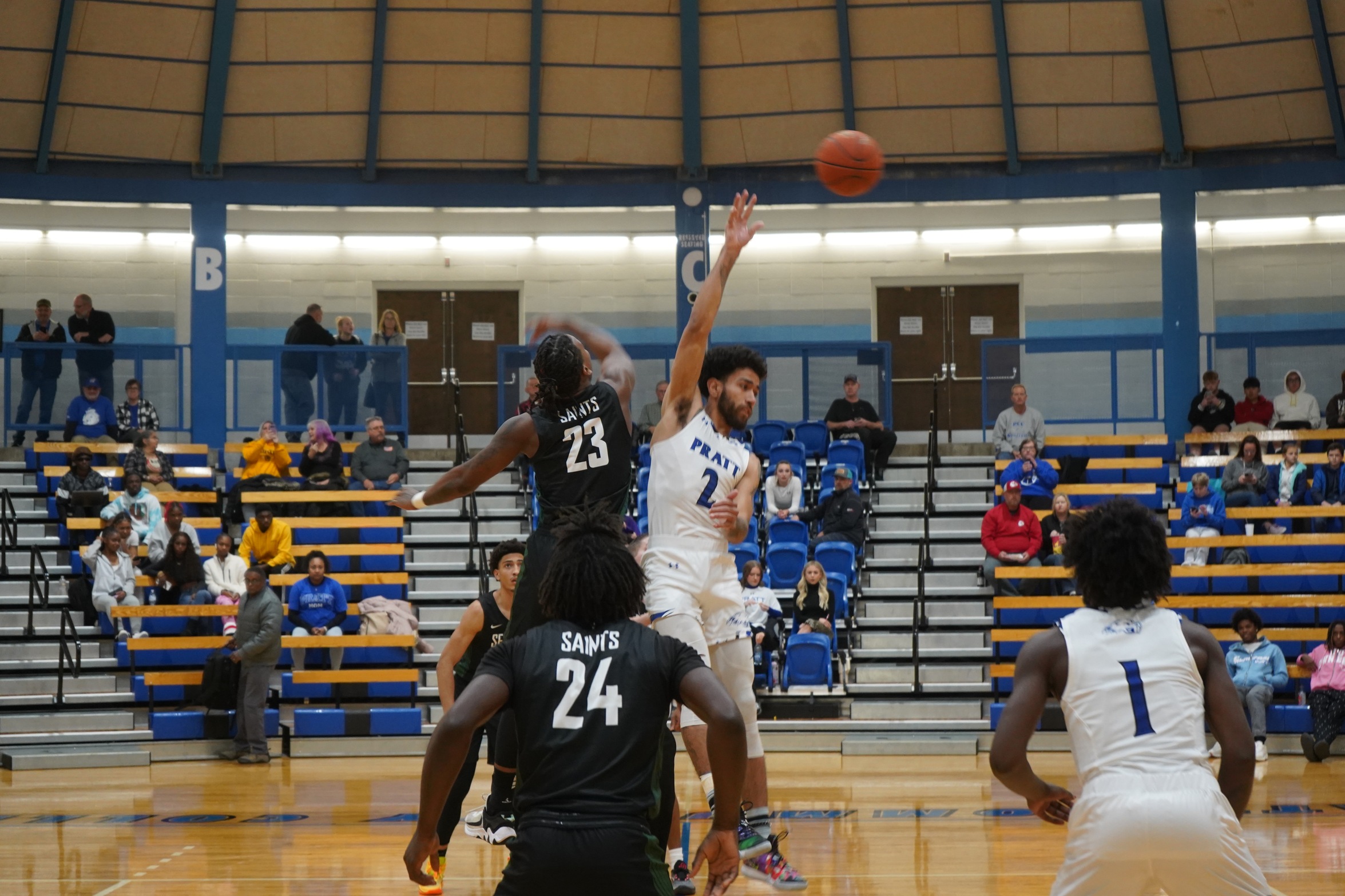 Beavers Lose 118-120 Thriller Against Hutch