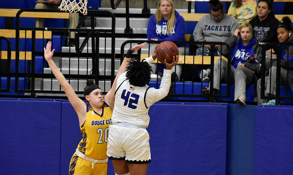 Beavers bash Dodge City on Sophomore Night