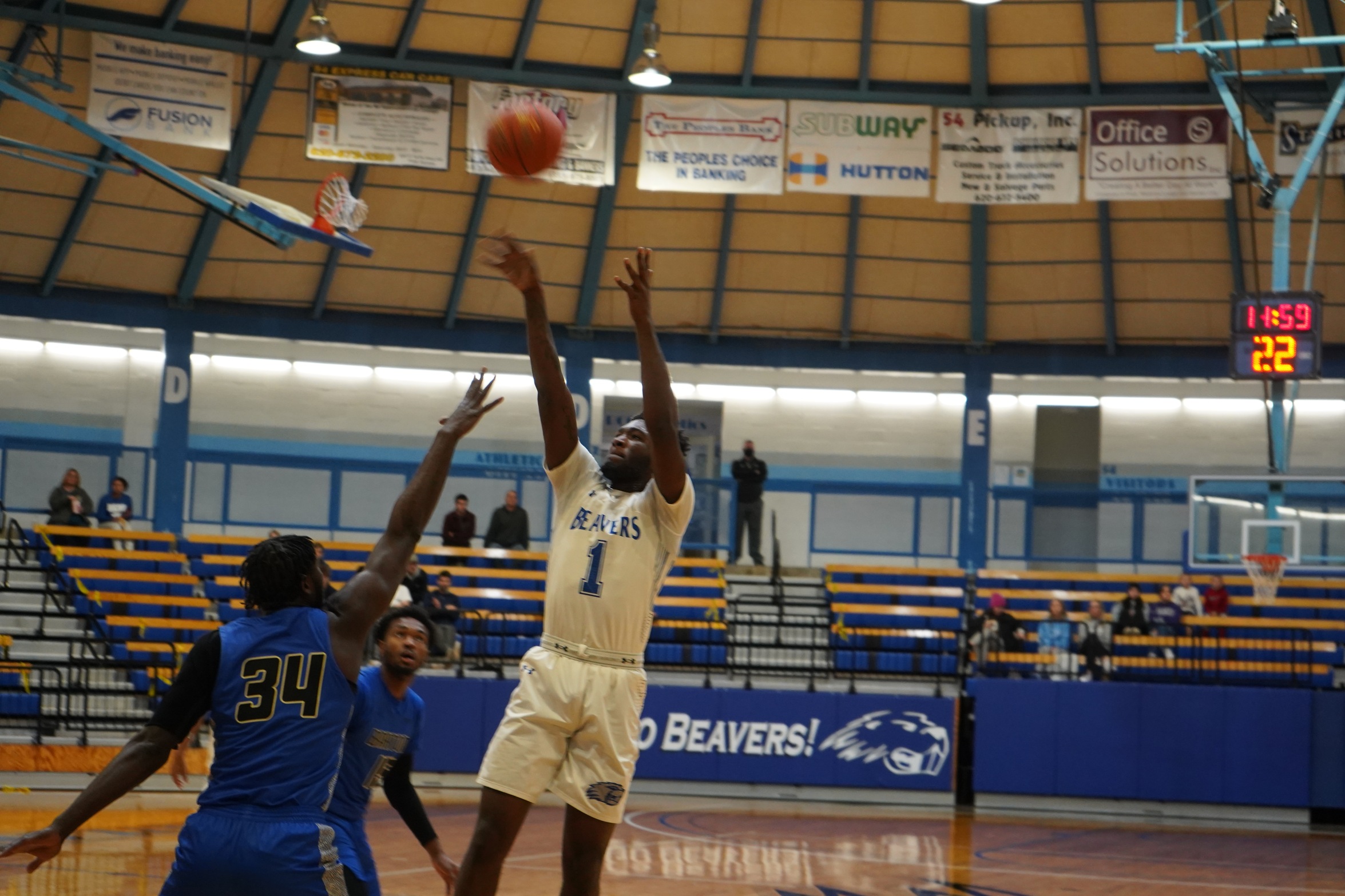 Beavers Look to Finish Fall 2021 with First Road Conference Win