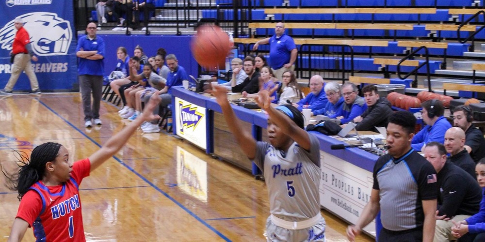 Women's Basketball Win Back-to-Back Conference Games