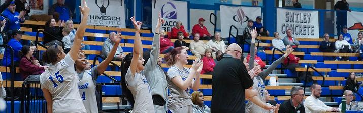 Sophomores Shine as Beavers Defeat Colby in Memorable Finale at the Beaver Dome